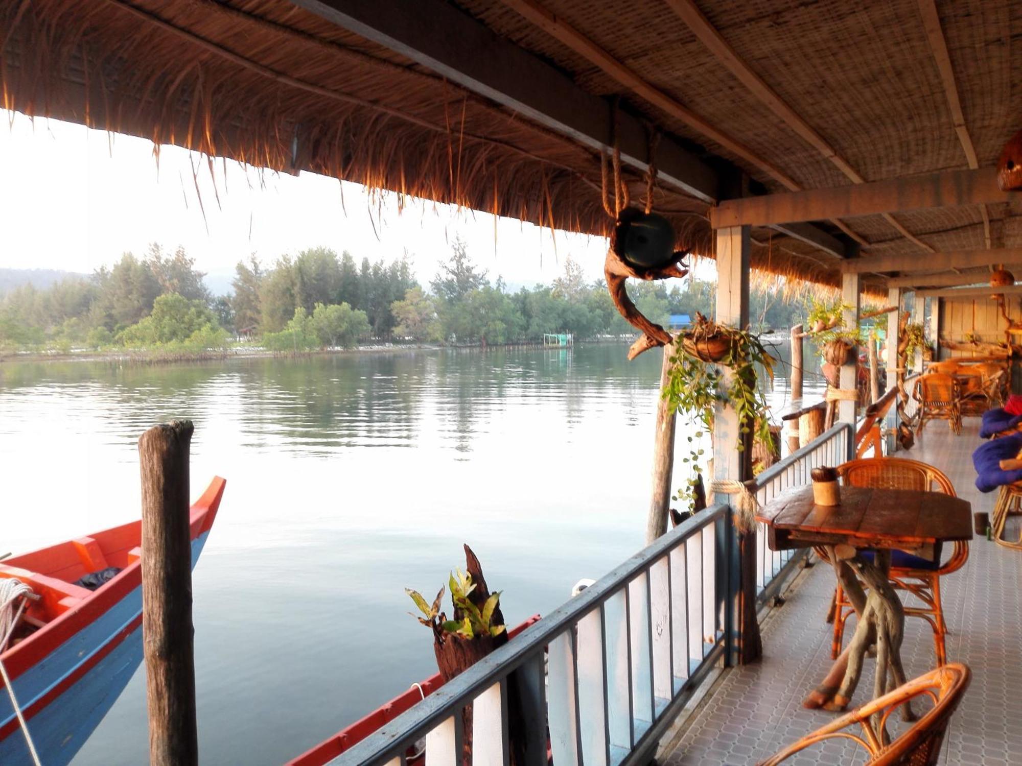Firefly Guesthouse Prek Svay Village Exterior photo